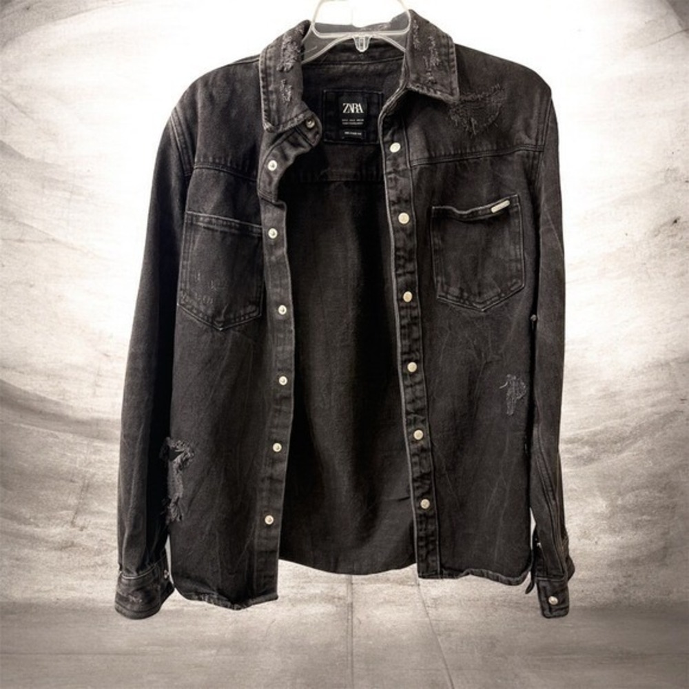 Zara Black Denim Trucker Jacket Distressed Ripped Long Sleeve Mens Size Small